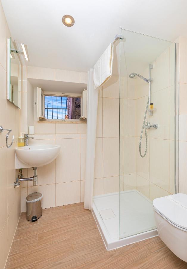 דוברובניק Rafael Rooms & Apartments Old Town By Duhomes מראה חיצוני תמונה